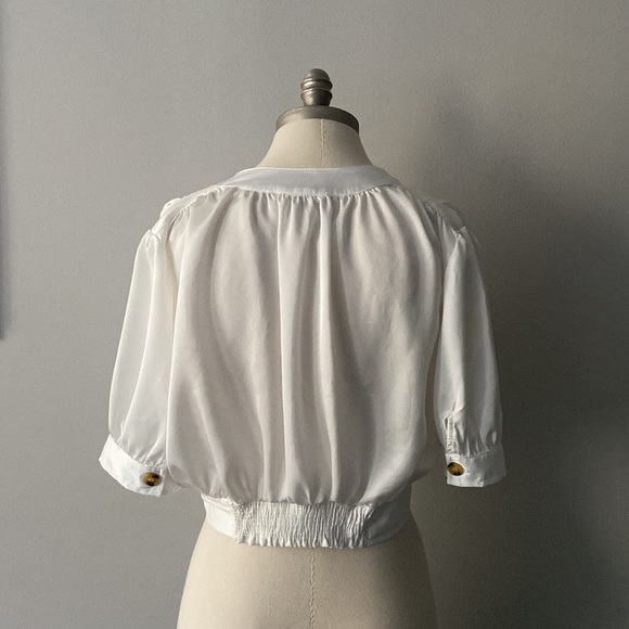 ❌SOLD❌ Free People White Puff Sleeve V-Neck Crop Top - Picture 2 of 3